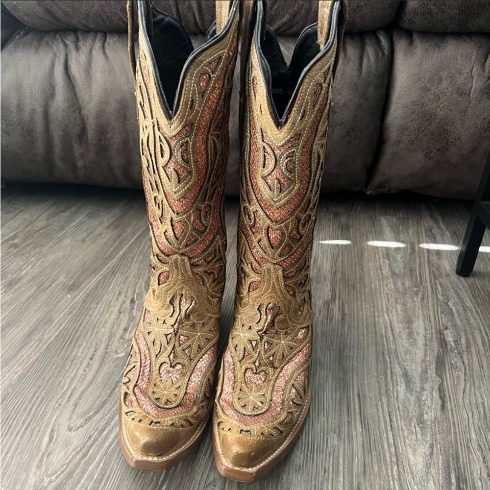 JB Dutton boots size 9 true to size great condition